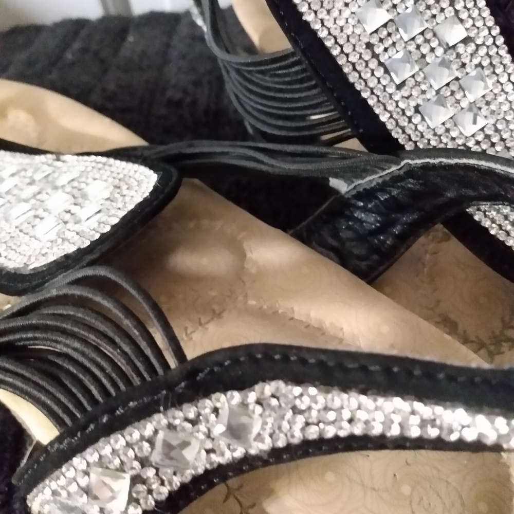 Sandals - Picture 2 of 7